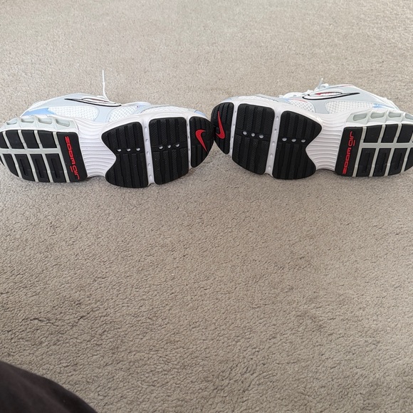 Brand New Nike Zoom Air Sneakers - White, Blue, and Red size 8.5 - Picture 4 of 4